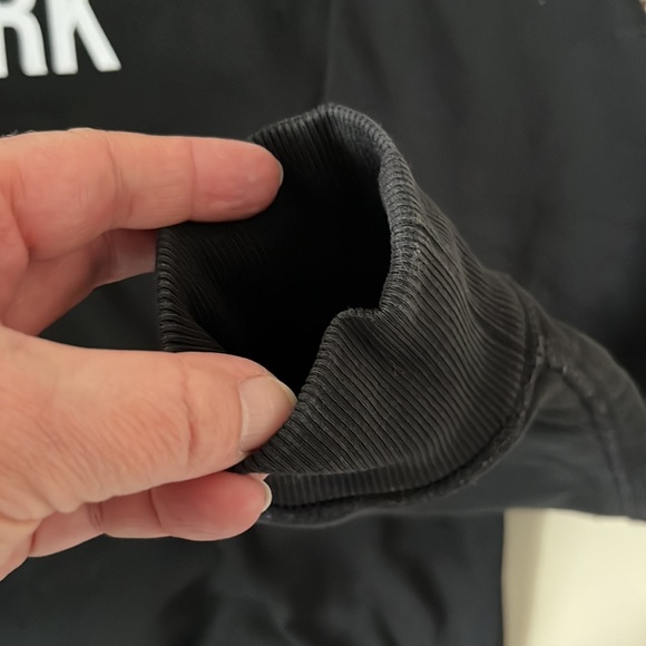 GYMSHARK- Mens Large Like New Black Crew Neck Sweatshirt w white GYMSHARK script - Picture 6 of 8